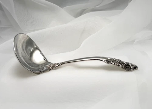 Wallace Sterling Silver Solid Gravy Ladle 6 5/8” Grande Baroque No Mono 80 grams