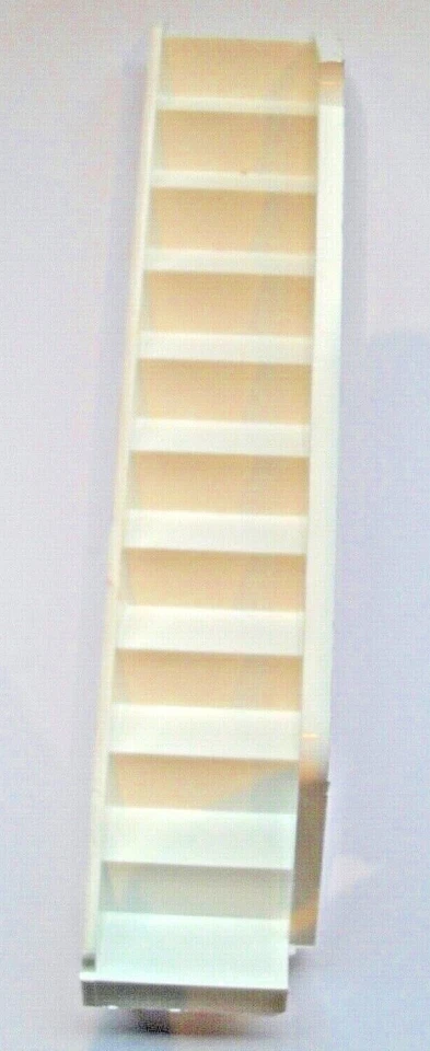 Dolls House Plain Windows and Door. Various Sizes. Green/White. 1/16 Scale. - Image 3 of 3