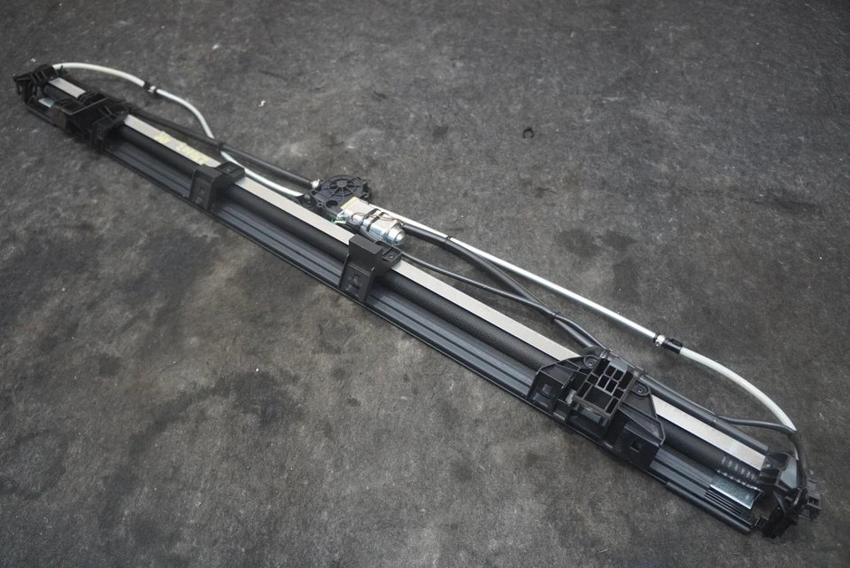 Persiana enrollable parasol ventana trasera 4H0863412E 25M OEM Audi S8 2015 Foto 2 de 4