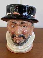 Vintage Royal Doulton "Beefeaters" 3 1/2" Pre Owned #6233  England 1946