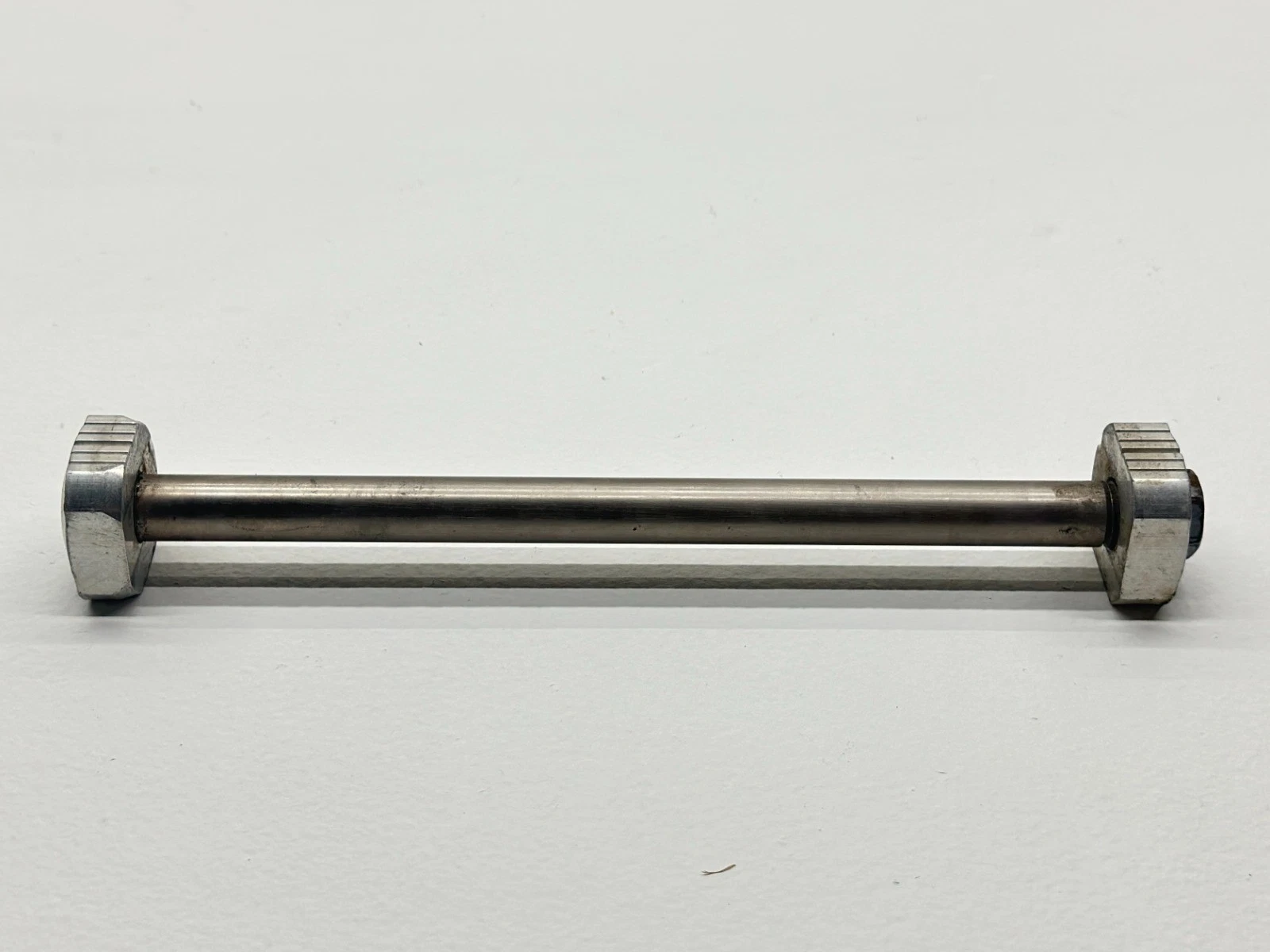 カンタキルト 2023 KTM 65SX Rear Wheel Axle OEM Pivot Spindle Bolt 46310085144