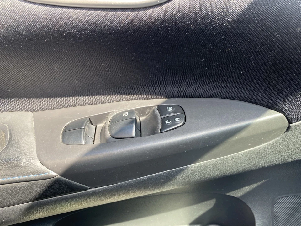 Interruptor principal de ventana eléctrica para puerta izquierda Nissan Sentra SR 2013-2019 Foto 3 de 4