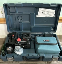 Bosch GLL3-330CG Professional 3 Plane Green Beam Self-Leveling Line Laser Kit