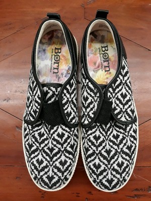 born canvas shoes