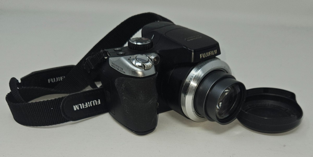 Fujifilm FinePix S Series S8100fd 10.0MP Digital Camera - Black