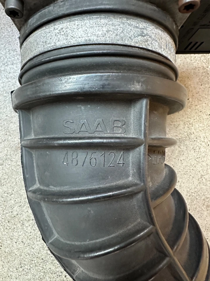 For SAAB 9-3 99-03 9-5 99-09 Air Mass Flow Sensor Genuine 55 557 008 and Housing - Image 4 of 4