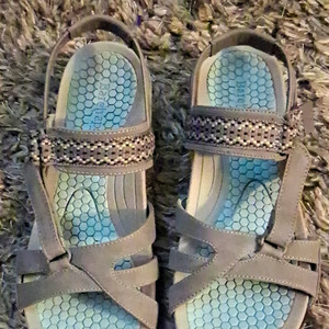 Baretraps Women’s Gray Strappy Sandals Hook & Loop Faux Leather Size 8