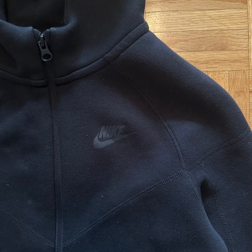 Nike Tech Fleece full zip hoodie Black Kids Medium - Picture 2 of 4