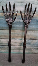 Pottery Barn Skeleton Hands Serving Set Hallo...