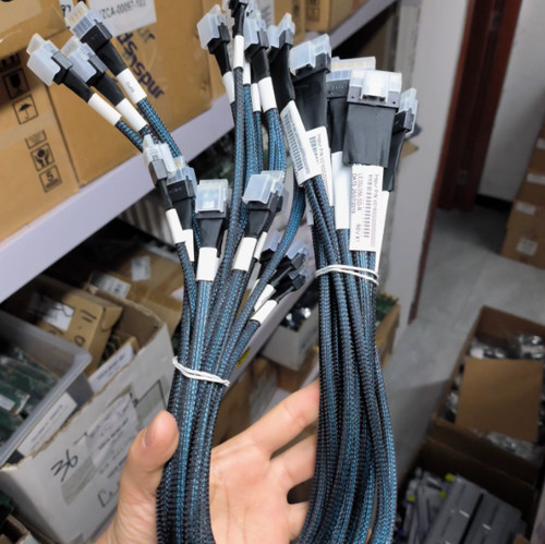 Lisun SAS cable 1 point 2 LE3SL055-SD-R SFF8654 8I to 2x4I 60 V0160GFG/G - Picture 1 of 2