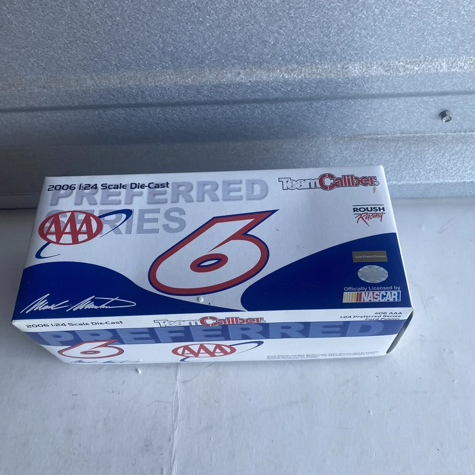 Mark Martin #6 AAA 2006 acabado dorado 24 k autografiado 1:24 NASCAR Team calibre sin usar, en caja Foto 4 de 4