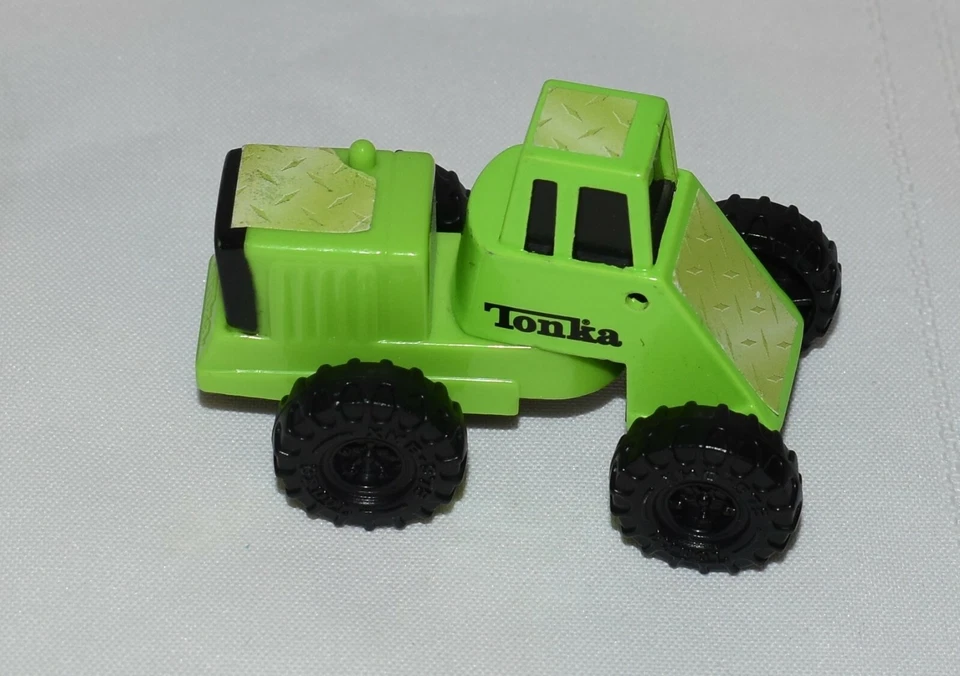 Tractor Tonka Green 2003, hecho para McDonald's, hecho en China Foto 3 de 4