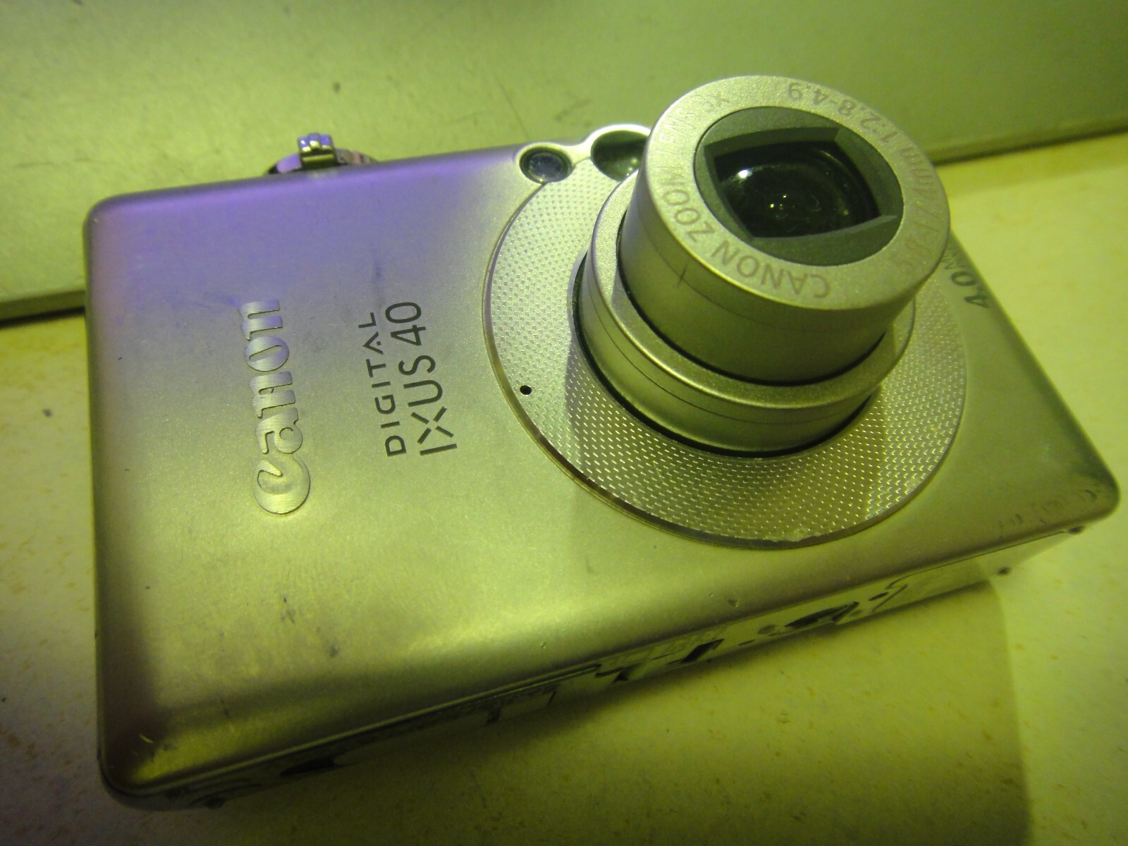 Vintage Canon IXUS 40 4.0MP Digital Camera