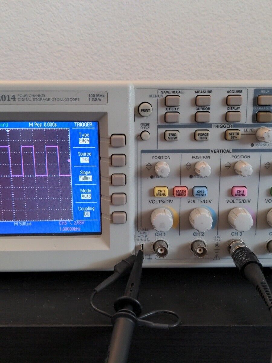Tektronix TDS 2014 Four Channel Digital Storage Oscilloscope Tektronix TDS 2014 Four Channel Digital Storage Oscilloscope