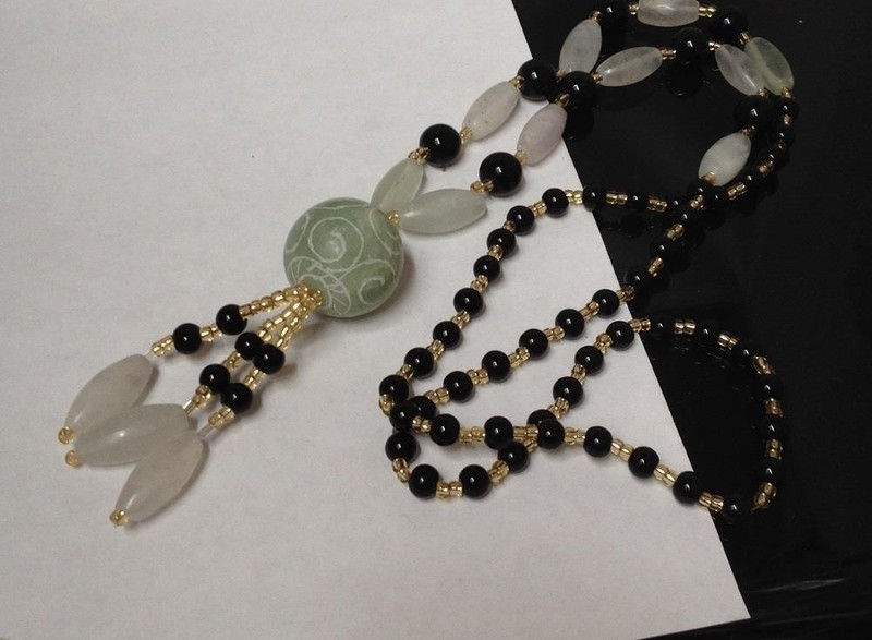 30" carved jade pendant/agate beads necklace/$0.85 combine s/h fee(w192-w2.5)