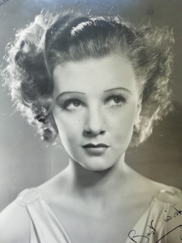 JEAN GILLIE 1915-1949 (ACTRESS) SIGNED - 1930s EARLY PHOTOGRAPH 10 X 8 INCH - Imagen 4 de 16