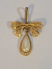 Teardrop Faux Pearl Bow Shaped Brooch Or Pendant Costume Jewelry 1928 Excellent 