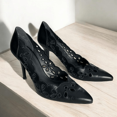 Stuart Weitzman Pumps Women s size 8 Black Eyelet Leather Hills Scalloped Witchy