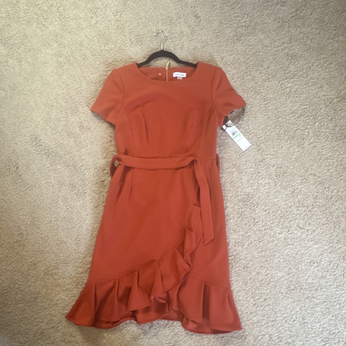 green emerald velvet dress Amazon.com: Calvin Klein Women's 3/4 Balloon Sleeve V-Neck Belted Wrap Midi  Dress, Indigo Multi, 2 : Clothing, Shoes & Jewelry