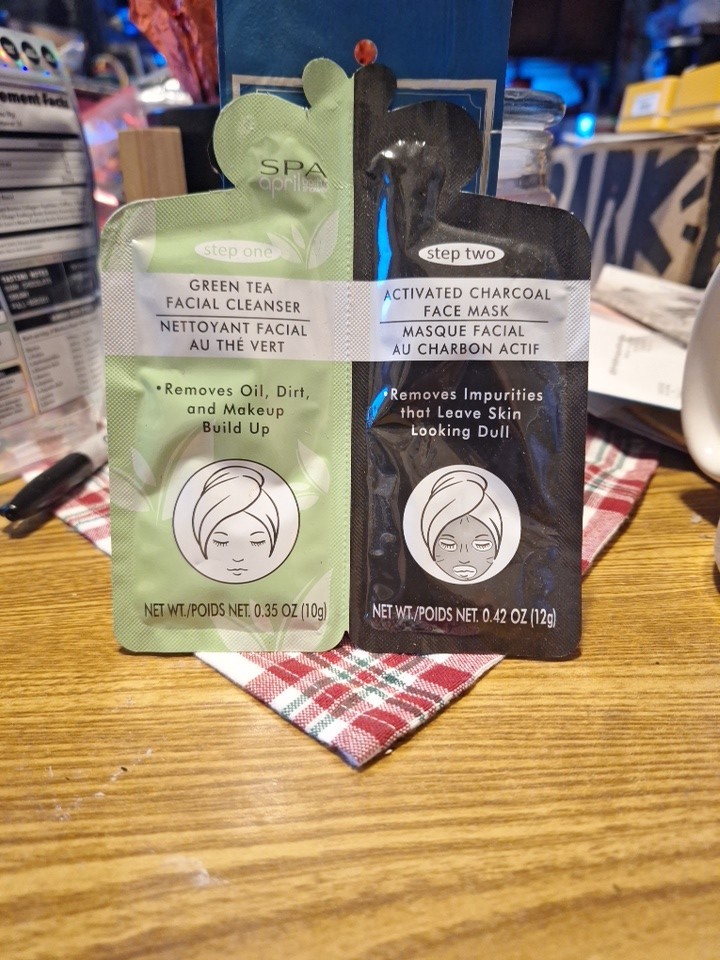 Facial Cleanser & Activated Charcoal Face Mask Mascarilla