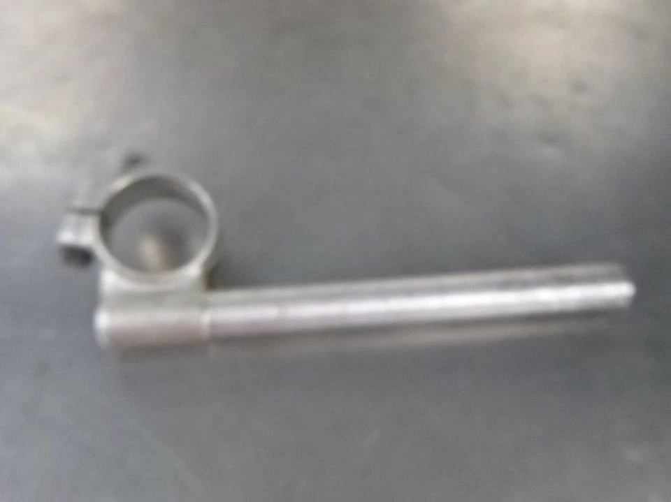 96 Suzuki GSXR 1100 Clip derecho en el manillar B Foto 4 de 4