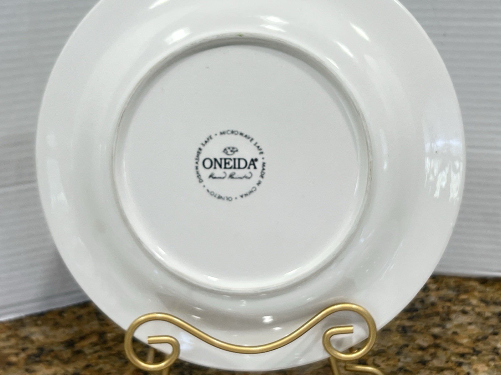 Vintage Oliveto by ONEIDA 8 Pc Dinner Set Hand Painted Stoneware Beige Green