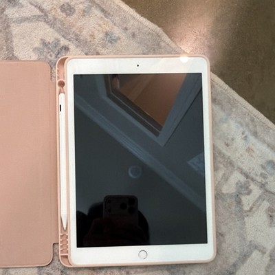Apple iPad Silver Tablet Apple iPad Series 
