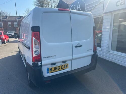 2016 Peugeot Expert 1.6 HDi Professional Panel Van 4dr Diesel Manual L1 H1 (177 - Picture 6 of 10