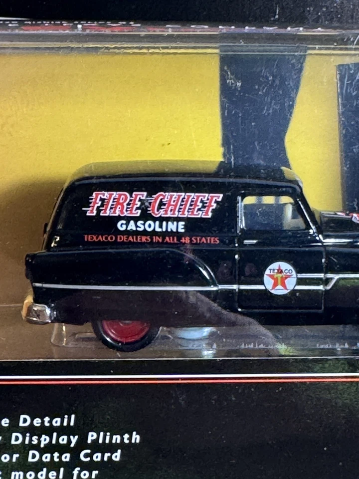 Corgi 2001 Texaco Showcase Series Pontiac Fire Chief Van Diecast  - Image 4 of 4