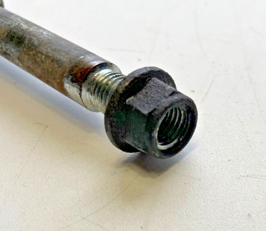 Yamaha FJ1200 (1XJ) 1986-1987 Strut Bolt Top 901051025000 - Image 2 of 3