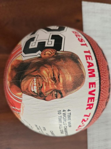 MICHAEL JORDAN MINI BASEKTBALL WITH PICTURE & STATS