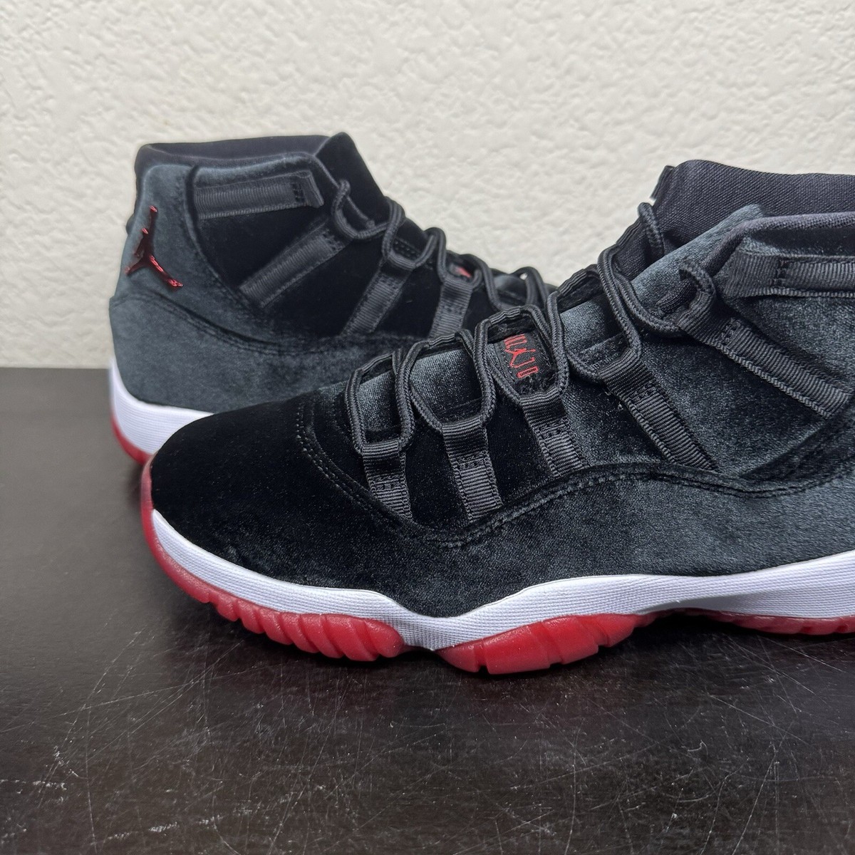 Nike Air Jordan Retro 11 Bred Velvet Women's Size 7 Men's 5.5