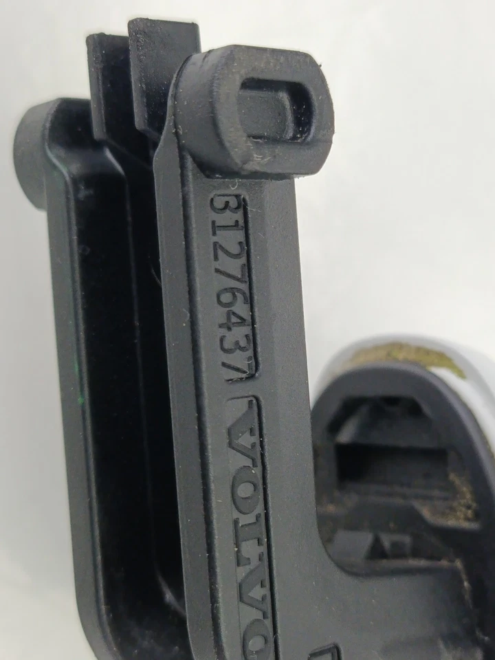 31276437 REAR LEFT OUTER HANDLE / 173666 FOR VOLVO V40 HATCHBACK 525 D - Image 3 of 4