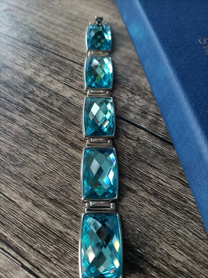 Swarovski Nirvana Armband mit hellblauen Kristallen Kleines Handgelenk 18 cm - Bild 4 von 4