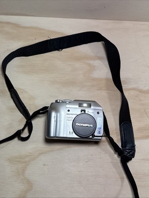 Olympus Camedia C-5000 Zoom 5.0MP Compact Digital Camera Silver NO BATTERY