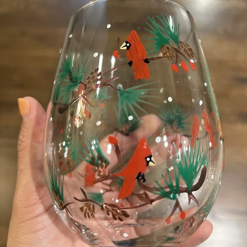 Robert Stanley Cardinal and Pine Branches Stemless 22 oz Wine 5" Glass