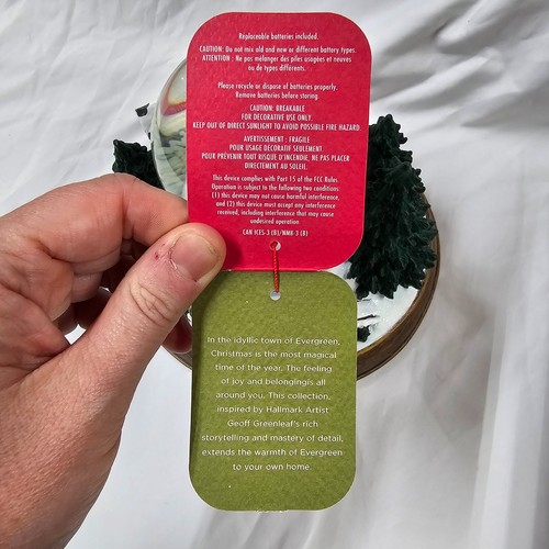 Hallmark Weihnachten in Evergreen musikalisch beleuchtete Schneekugel Deck der Hallen Neu mit Etikett - Bild 12 von 14