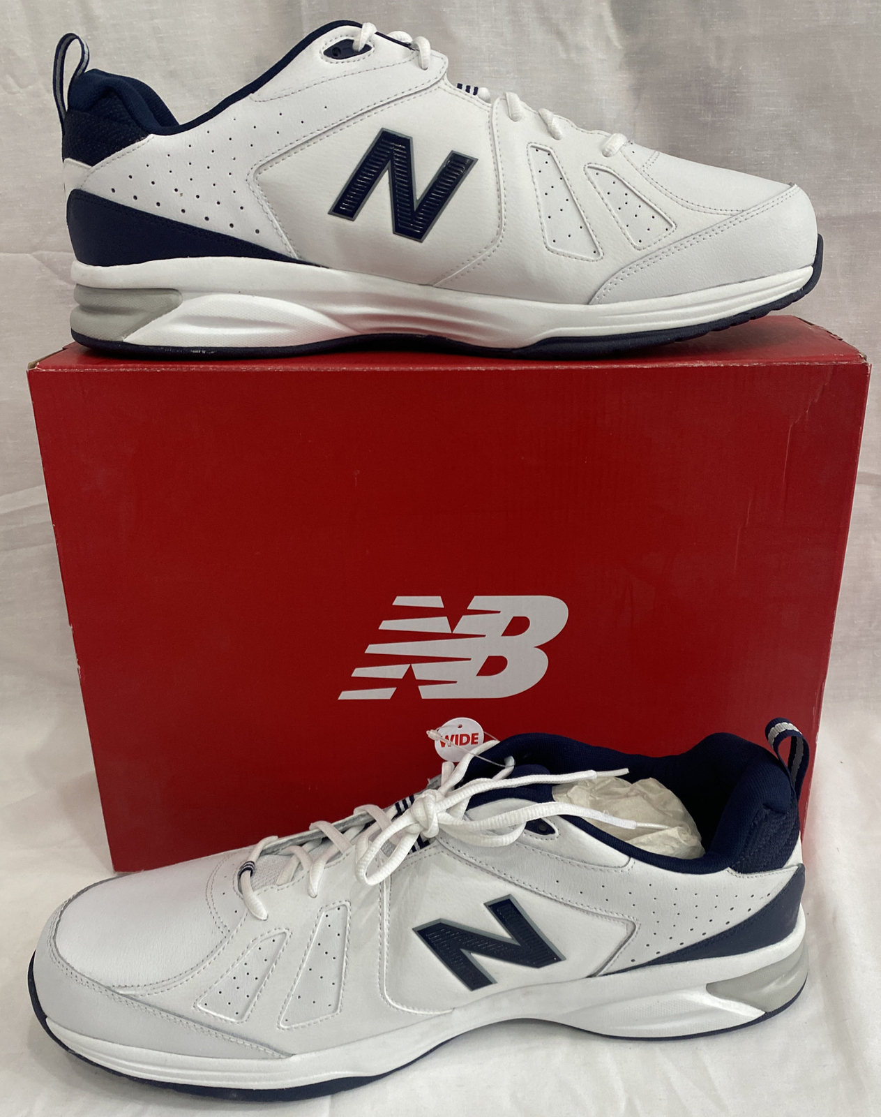 New Balance Mens Extra Wide Fit (4E) Leather Sneakers (624) in White