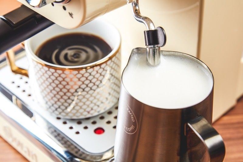 Swan SK22110CN Retro Pump Espresso Coffee Machine Cream 15 Bar Pressure