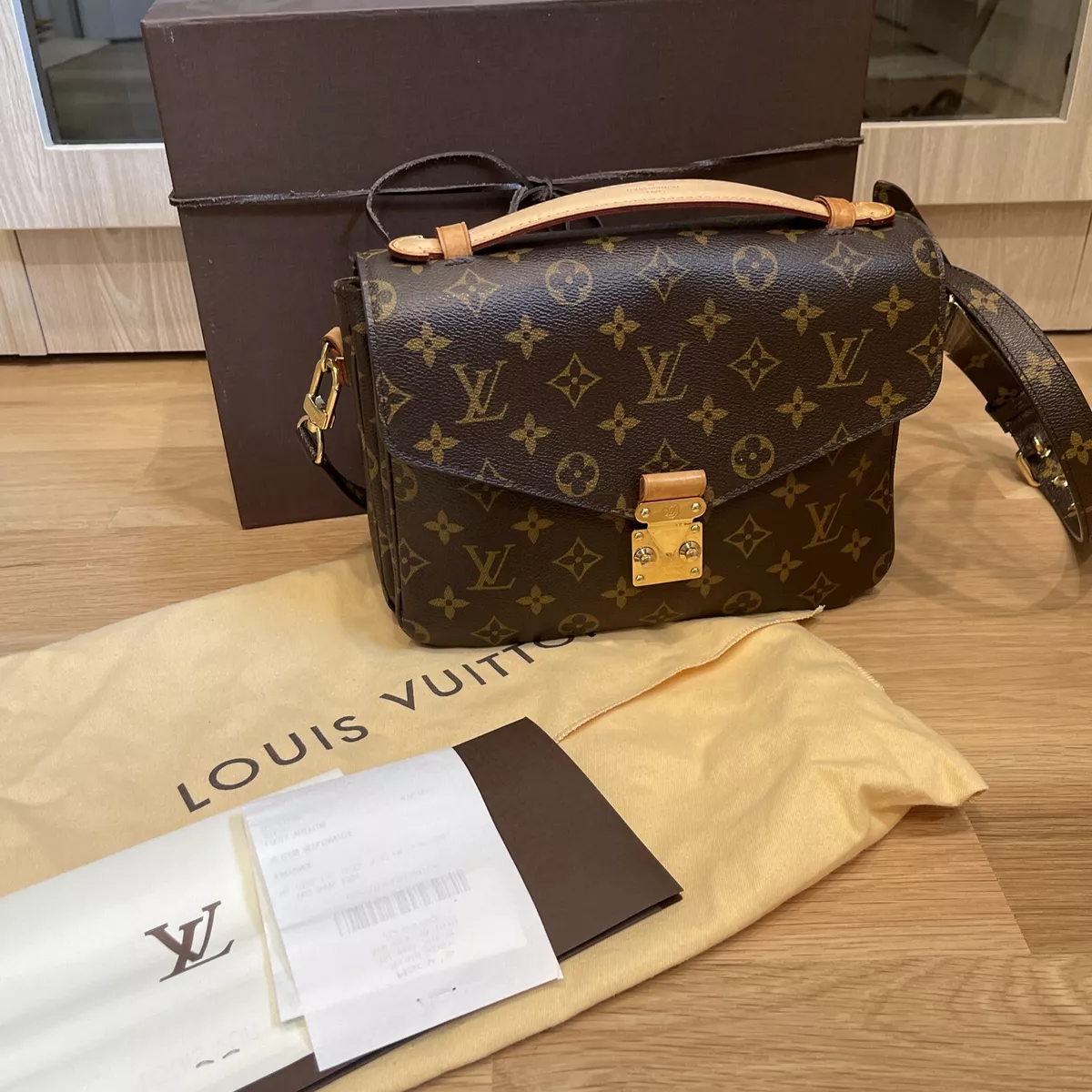 Louis Vuitton Pochette Métis Shoulder Bag Brown Canvas M40780