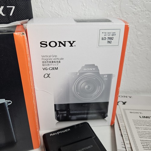 Sony Alpha A7 II 4K Digital Camera + 6 Batteries W/ Grip + 1 Charger & Extras - Picture 17 of 20