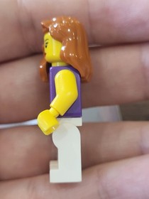 LEGO&reg; Minifig twn154 - Female Dark Purple Blouse with Gold Sash and Flowers