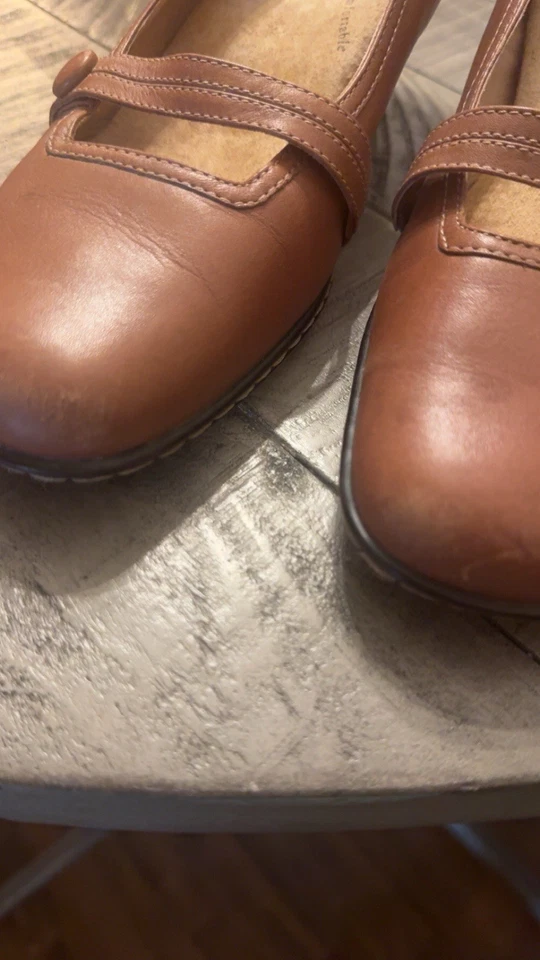 Zapatos de cuero marrón Softspots para mujer talla 8 Foto 2 de 4