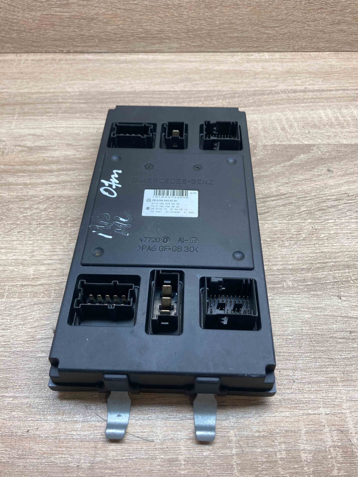 A1645454032 A1645455832 MB ML GL R Class Fuse Box Sam Module Unit 
