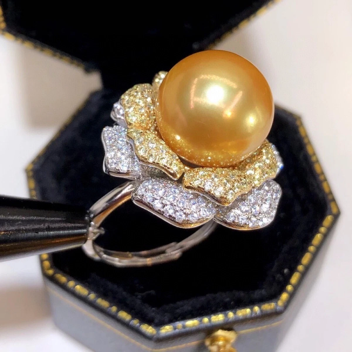 Gorgeous Floral Design Pearl Ring - Alapatt Diamonds