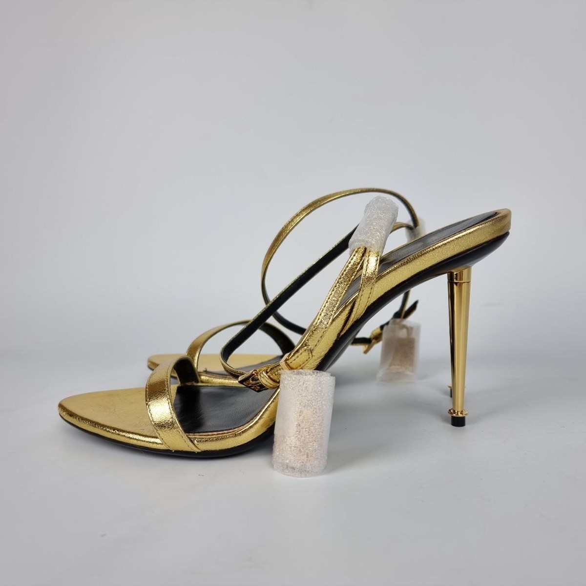 【関税&送料込】Tom Ford Padlock Pointy Sandals In Smooth Le SHINY LEATHER PADLOCK POINTY NAKED SANDAL | Tom Ford Fashion