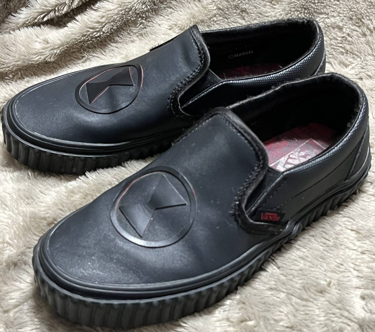 Vans Marvel Avengers Black Widow Classic SlipOn Shoes  display picture 1