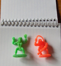 2 ARCO DRAGONS  MONSTERS PLASTIC PLAY SET FIGURES 1982