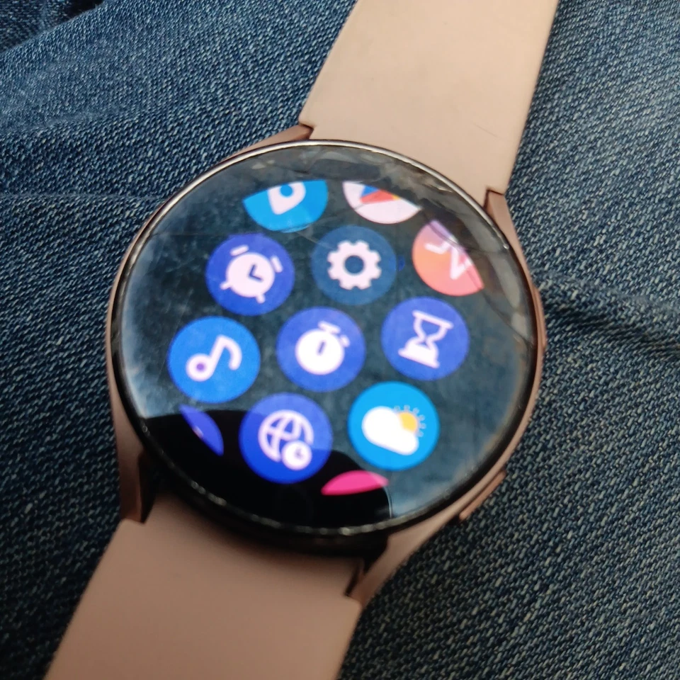 Reloj inteligente Samsung Galaxy Watch4 SM-R860 40 mm Bluetooth oro rosa - probado Foto 3 de 4