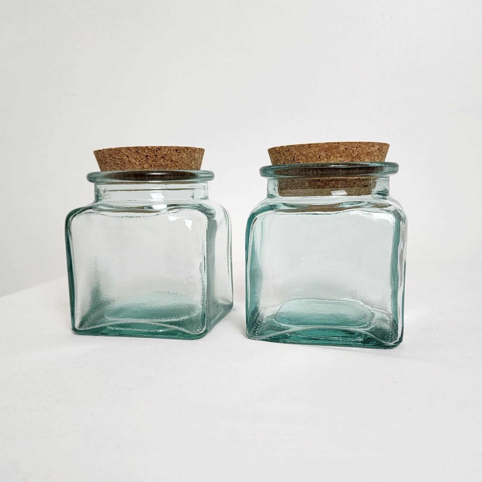 Vtg 90s Recycled Glass Jars Cork Lids Kitchen Storage Containers Spices Herbs
Opens in a new window